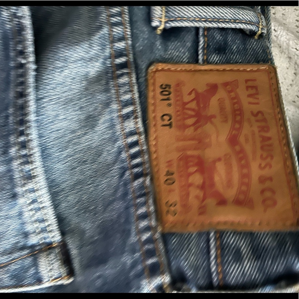 Levi ripped jeans 40/32